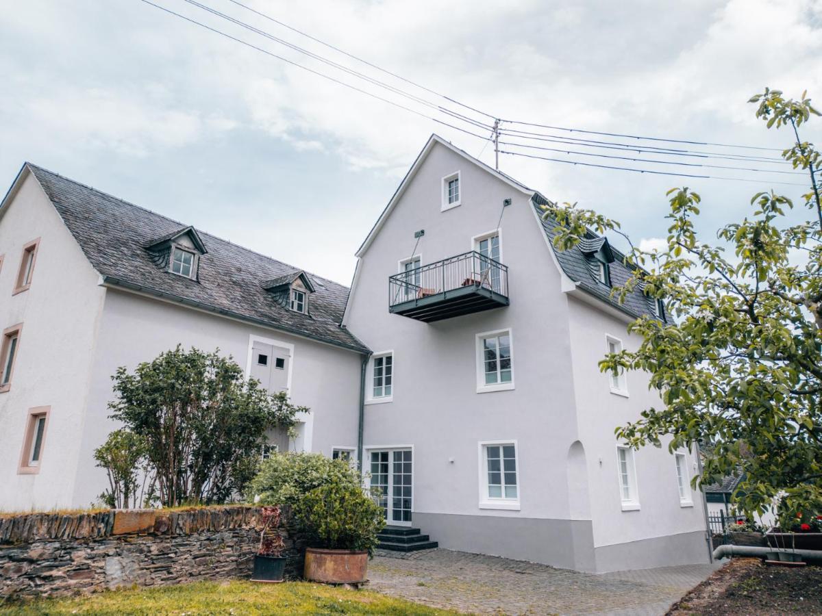 Gut Foersterlay - Exklusive Boutique Apartments Im Historischen Winzerhaus Direkt An Der Mosel Lösnich Exterior foto