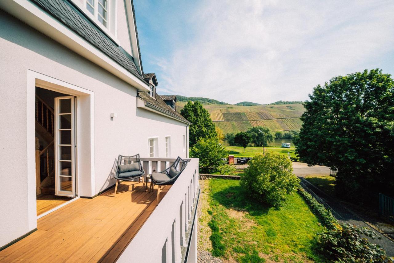 Gut Foersterlay - Exklusive Boutique Apartments Im Historischen Winzerhaus Direkt An Der Mosel Lösnich Exterior foto